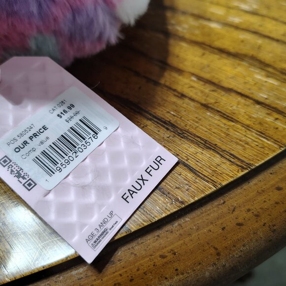 OMG Accessories Faux Fur Heart Plush Pouch - Picture 4 of 7